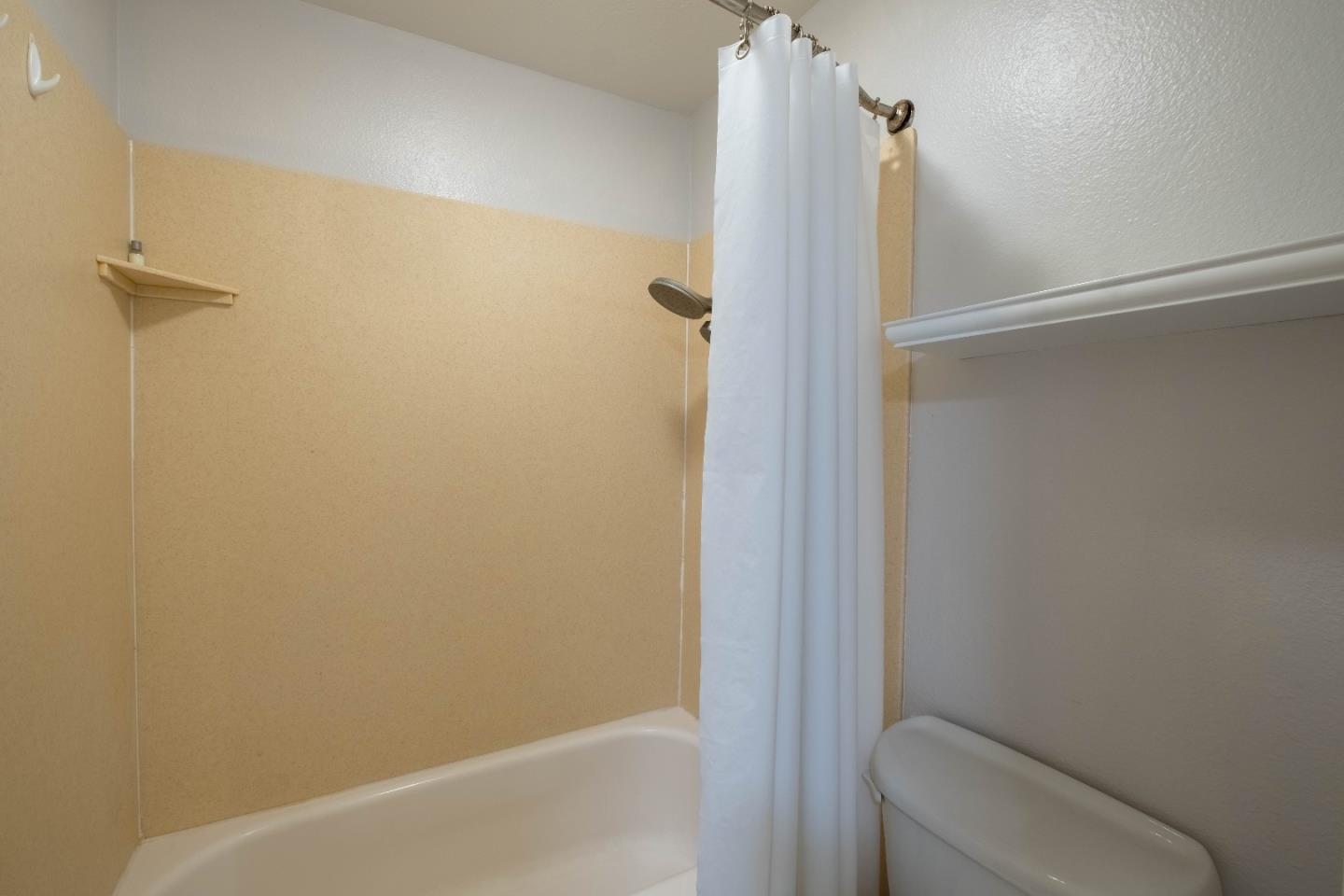 Detail Gallery Image 11 of 44 For 8227 Shelter Creek Ln, San Bruno,  CA 94066 - 1 Beds | 1 Baths