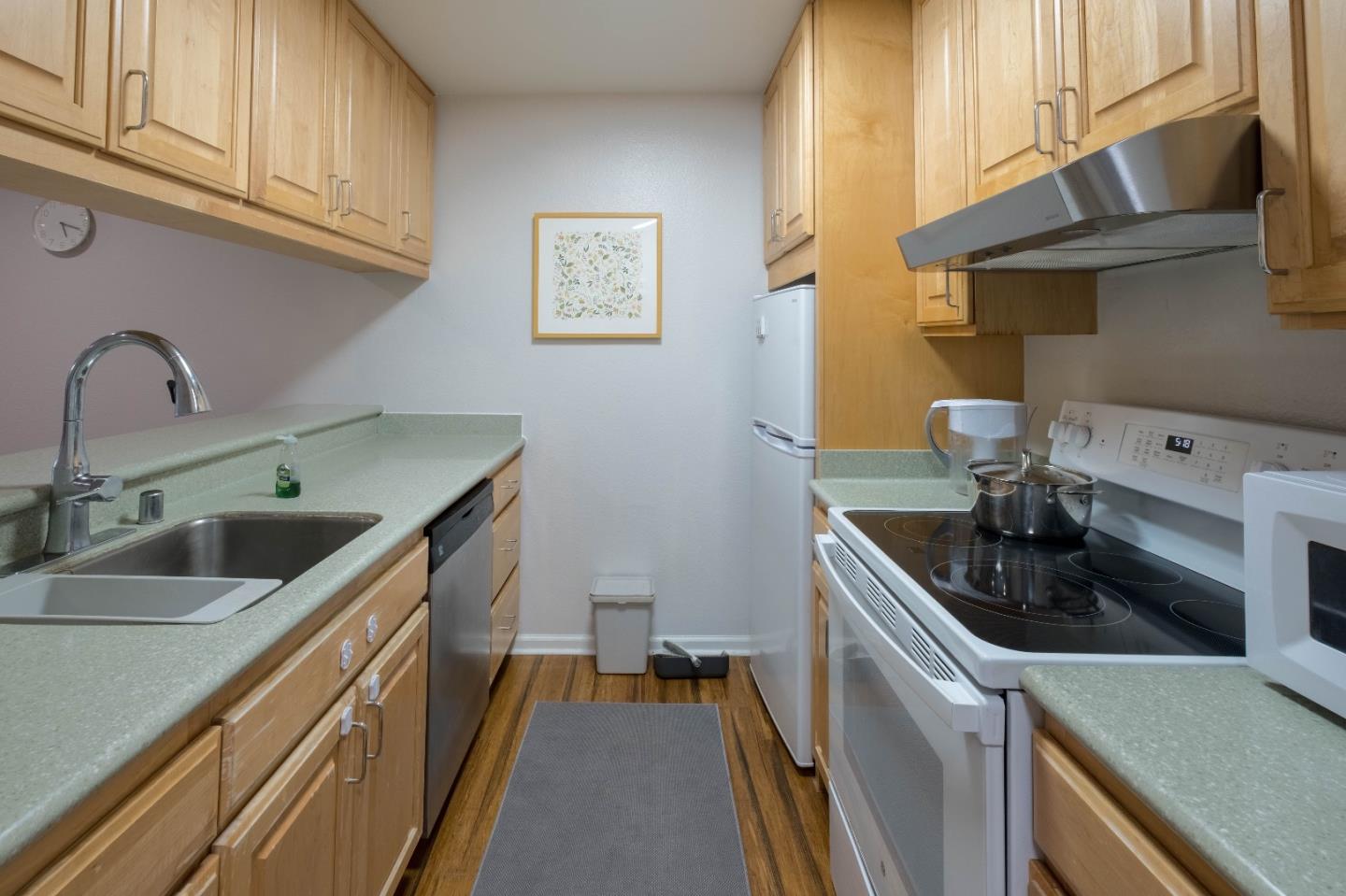 Detail Gallery Image 15 of 44 For 8227 Shelter Creek Ln, San Bruno,  CA 94066 - 1 Beds | 1 Baths