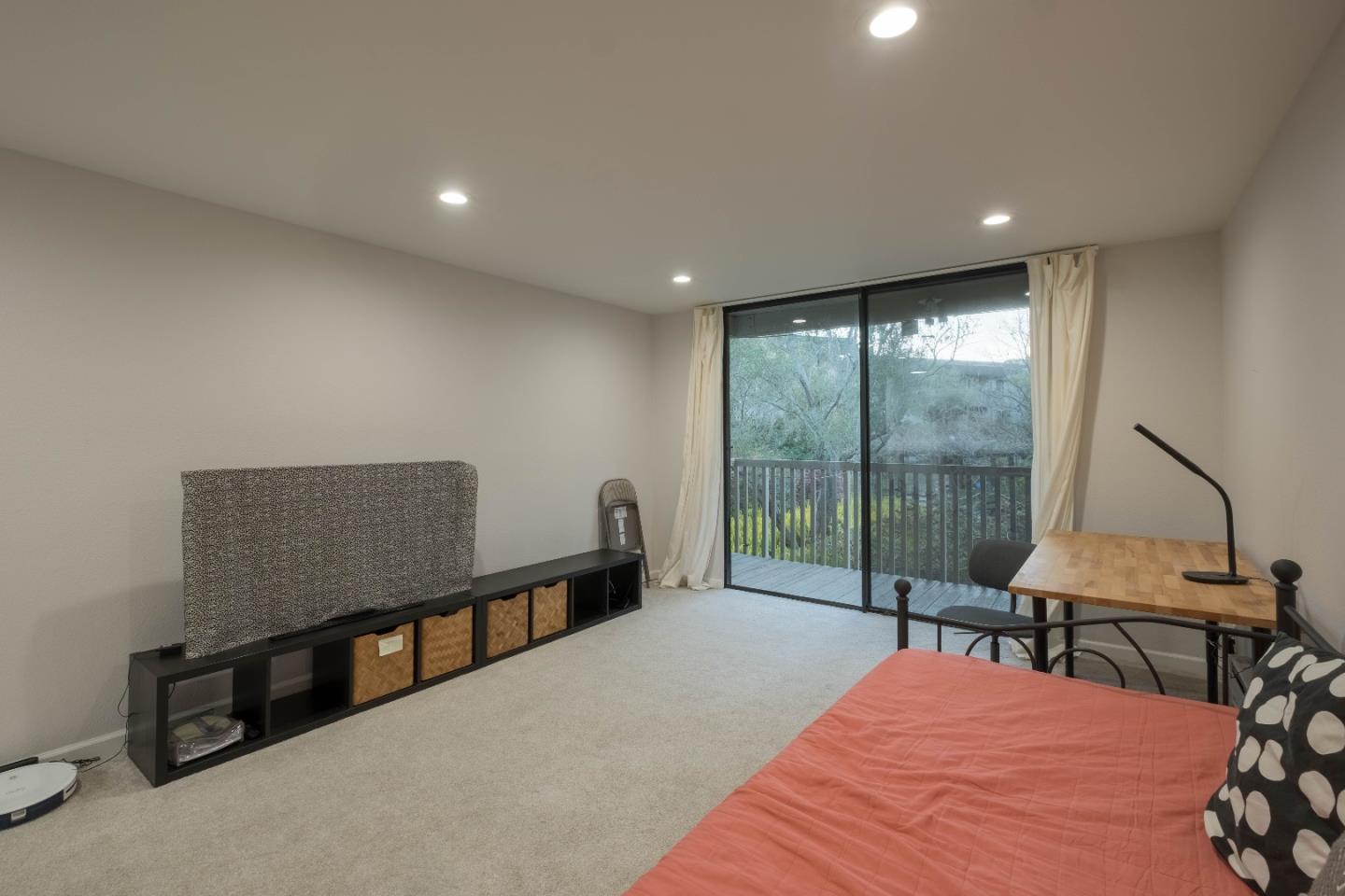 Detail Gallery Image 16 of 44 For 8227 Shelter Creek Ln, San Bruno,  CA 94066 - 1 Beds | 1 Baths