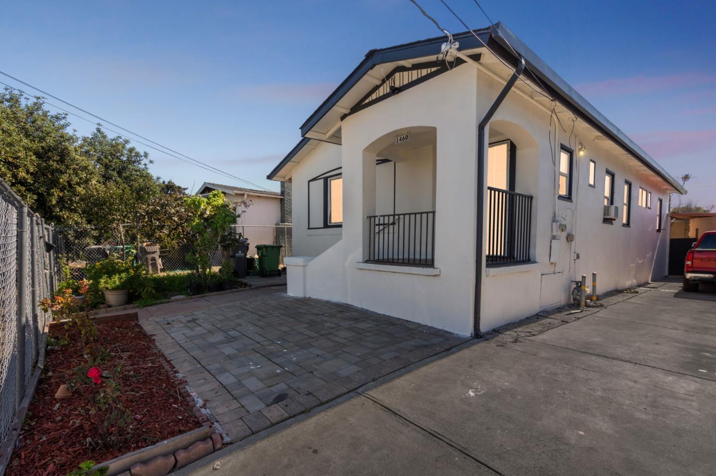 Detail Gallery Image 2 of 31 For 1460 80th Ave, Oakland,  CA 94621 - 4 Beds | 1 Baths