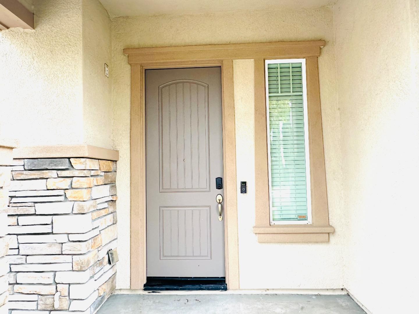 Detail Gallery Image 5 of 20 For 986 W Woodward Ave, Manteca,  CA 95337 - 4 Beds | 2 Baths