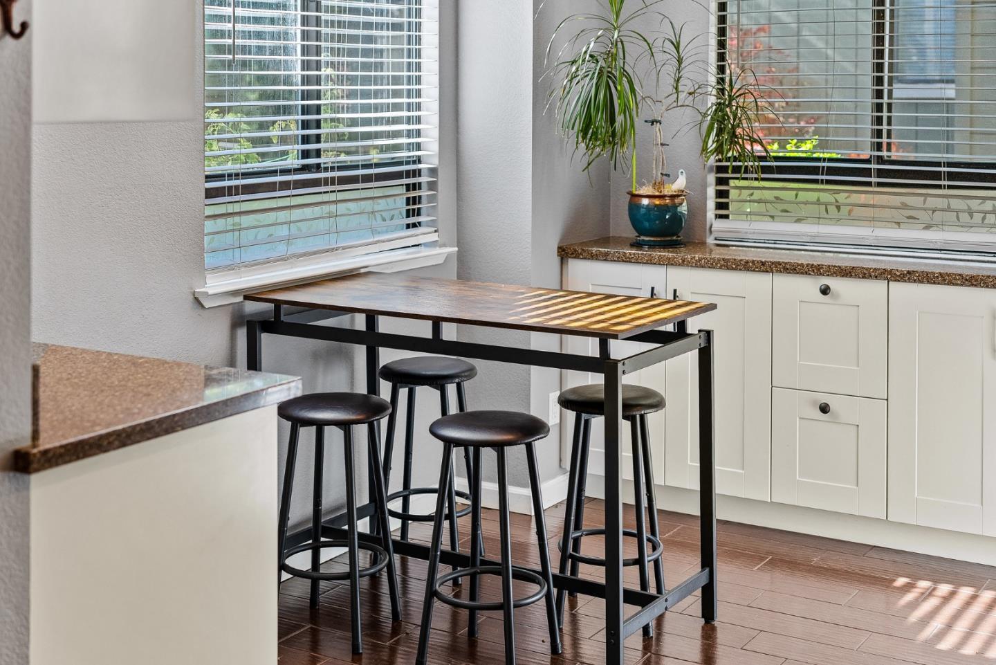 Detail Gallery Image 8 of 34 For 111 Bean Creek Rd #180,  Scotts Valley,  CA 95066 - 2 Beds | 2/1 Baths