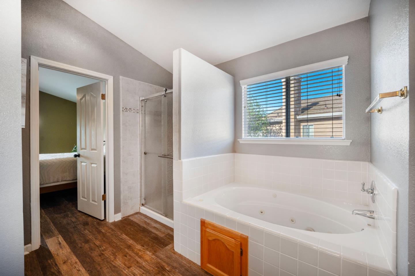 Detail Gallery Image 20 of 36 For 2180 Clearview Dr, Hollister,  CA 95023 - 4 Beds | 3 Baths