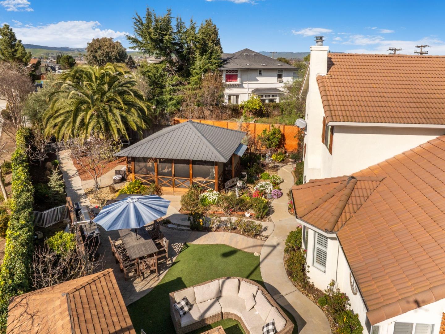 Detail Gallery Image 5 of 36 For 2180 Clearview Dr, Hollister,  CA 95023 - 4 Beds | 3 Baths
