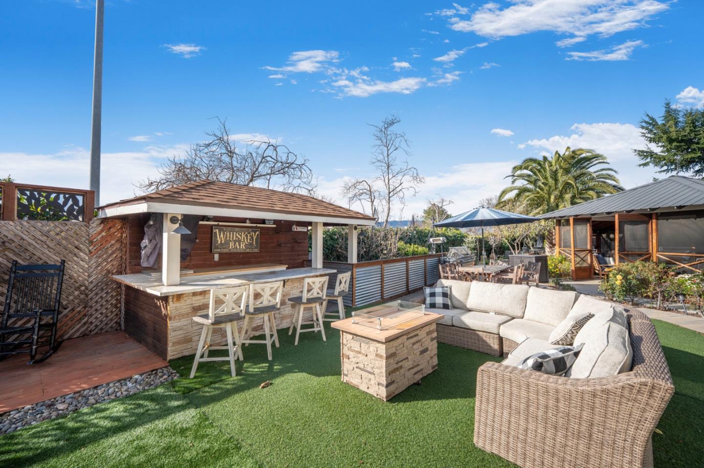 Detail Gallery Image 9 of 36 For 2180 Clearview Dr, Hollister,  CA 95023 - 4 Beds | 3 Baths