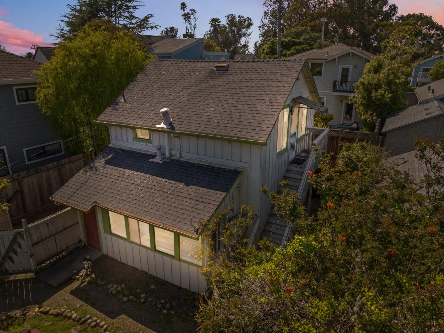 Detail Gallery Image 104 of 110 For 399 13th Ave, Santa Cruz,  CA 95062 - 3 Beds | 3 Baths