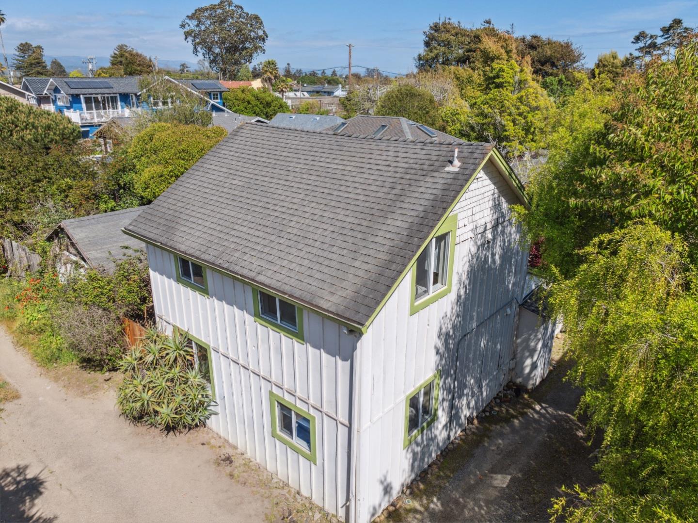 Detail Gallery Image 65 of 110 For 399 13th Ave, Santa Cruz,  CA 95062 - 3 Beds | 3 Baths