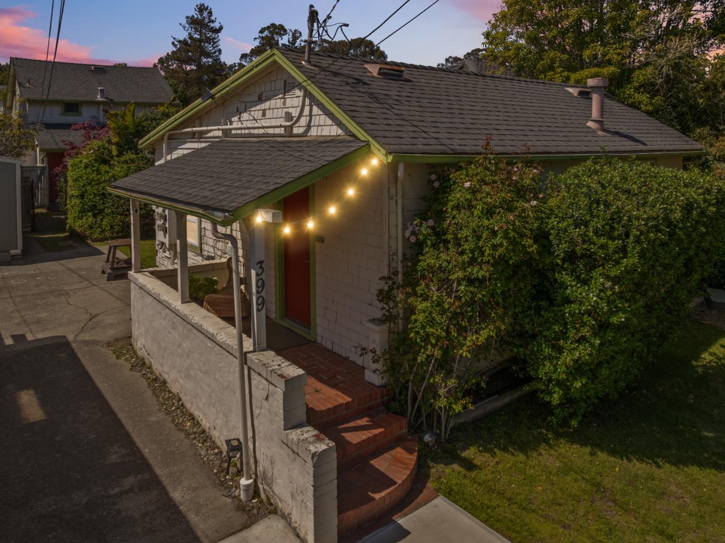 Detail Gallery Image 81 of 110 For 399 13th Ave, Santa Cruz,  CA 95062 - 3 Beds | 3 Baths