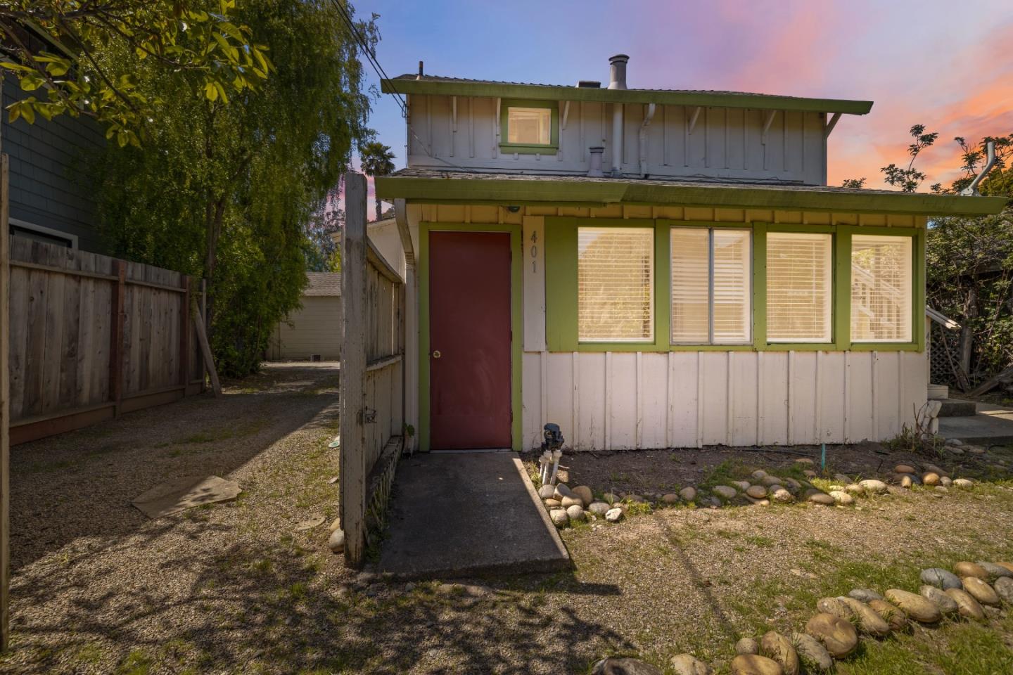 Detail Gallery Image 84 of 110 For 399 13th Ave, Santa Cruz,  CA 95062 - 3 Beds | 3 Baths