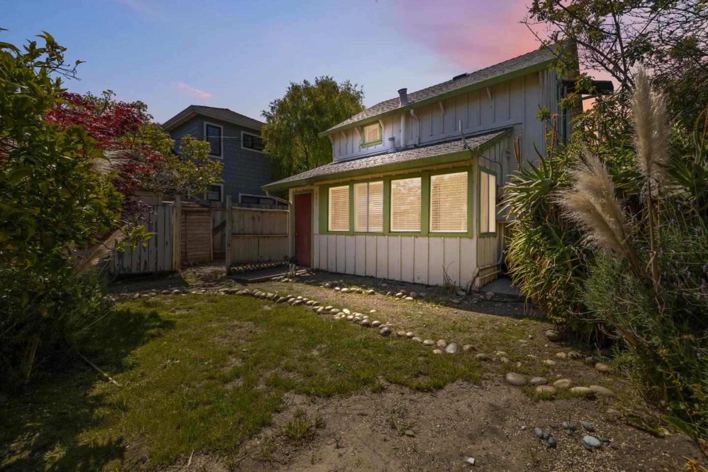 Detail Gallery Image 85 of 110 For 399 13th Ave, Santa Cruz,  CA 95062 - 3 Beds | 3 Baths