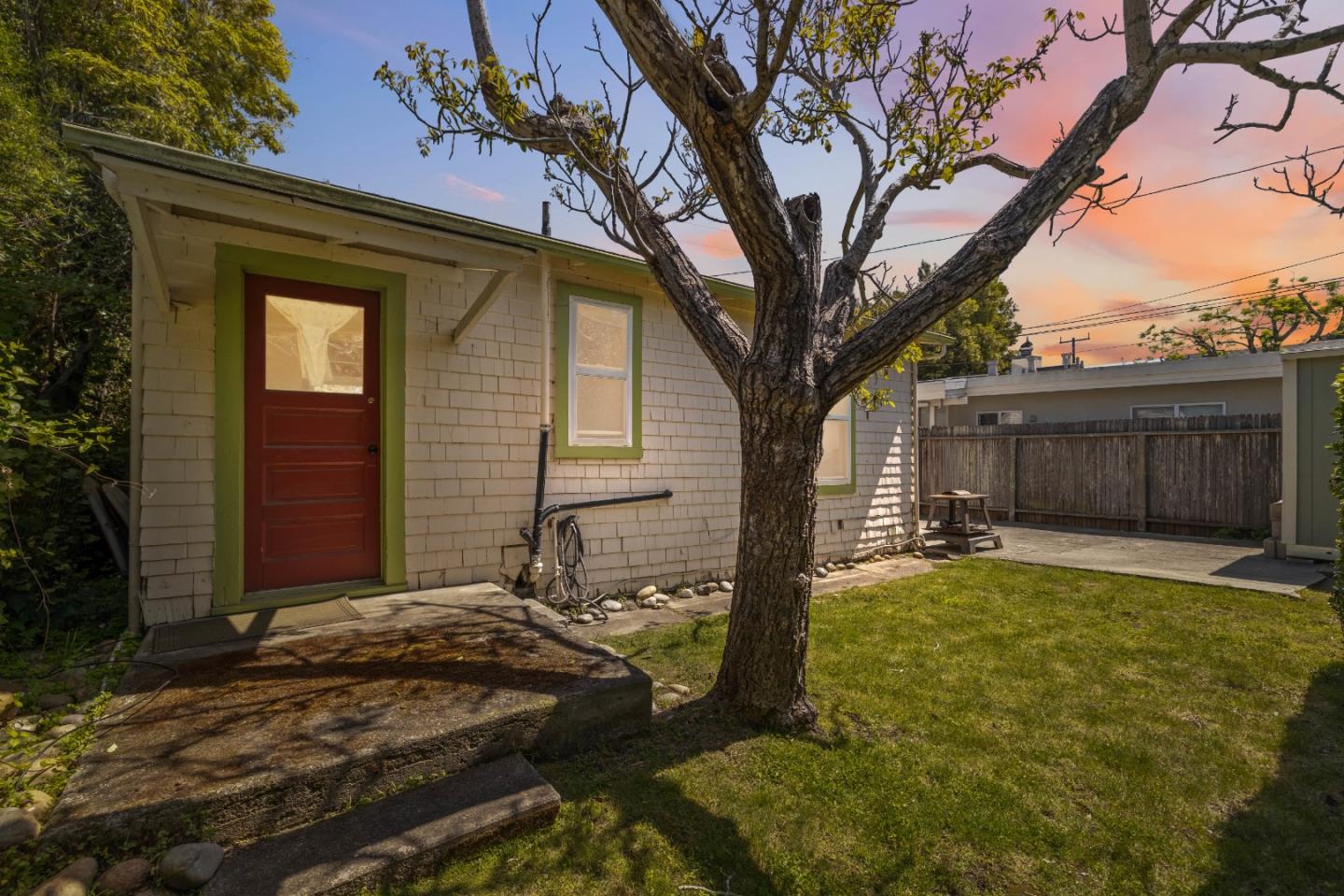 Detail Gallery Image 88 of 110 For 399 13th Ave, Santa Cruz,  CA 95062 - 3 Beds | 3 Baths