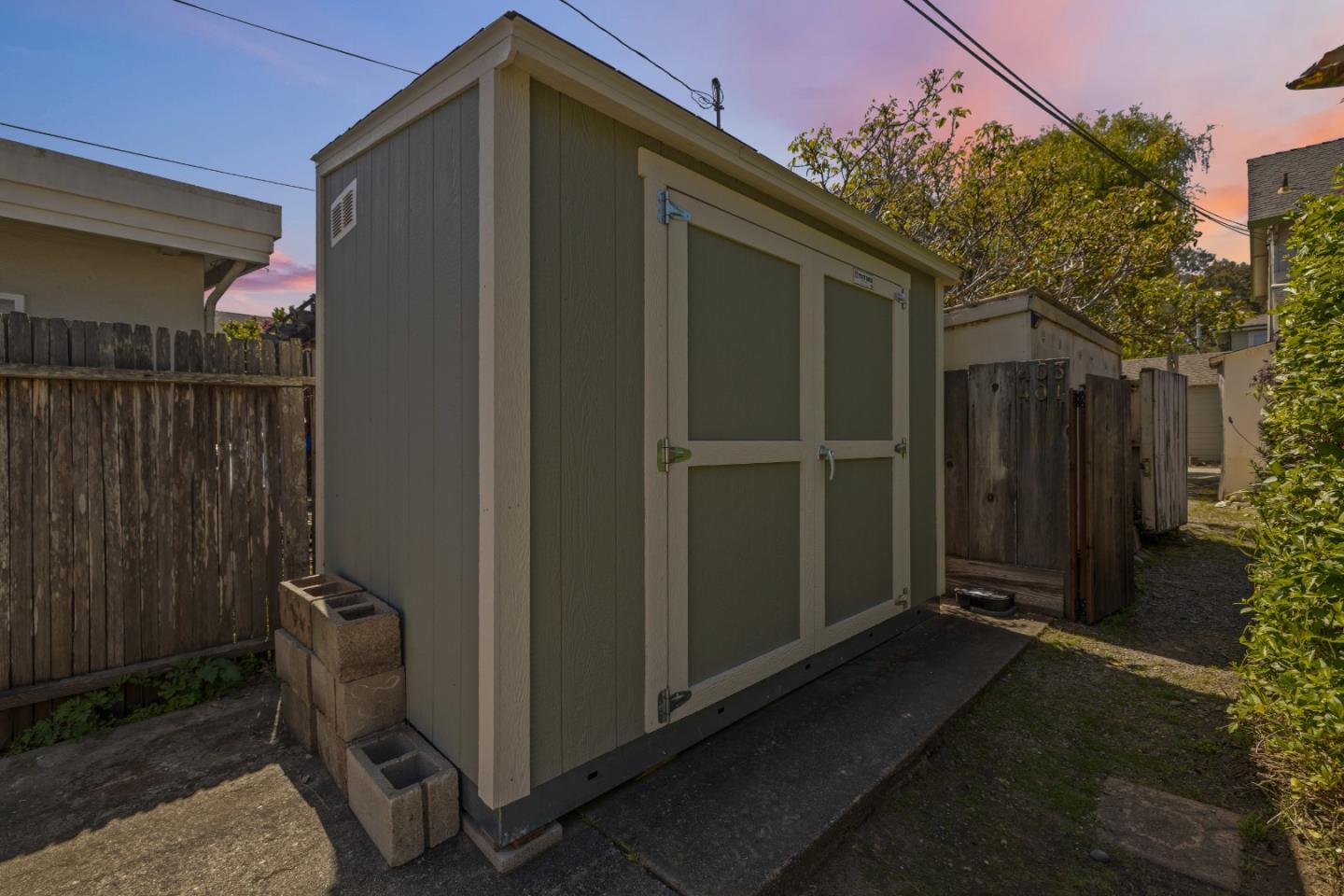 Detail Gallery Image 94 of 110 For 399 13th Ave, Santa Cruz,  CA 95062 - 3 Beds | 3 Baths