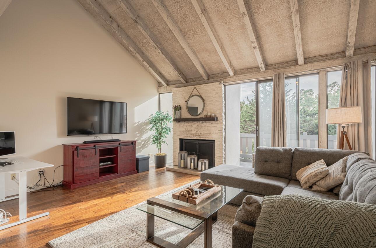 Detail Gallery Image 2 of 35 For 3600 High Meadow Dr #11,  Carmel,  CA 93923 - 3 Beds | 3 Baths