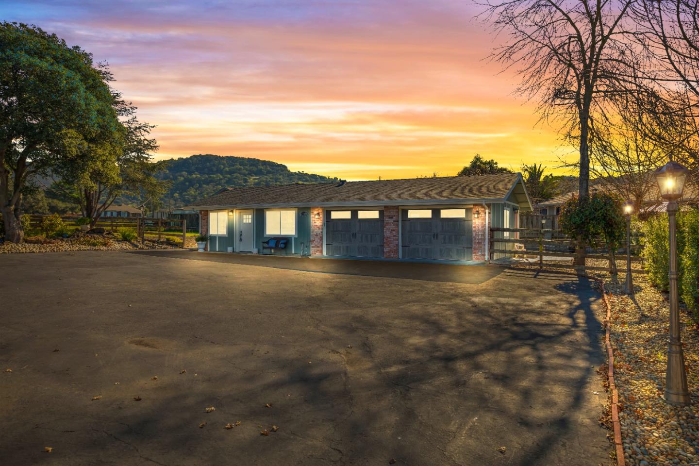 Detail Gallery Image 2 of 17 For 2180 Patton Ave, Napa,  CA 94559 - 4 Beds | 4 Baths