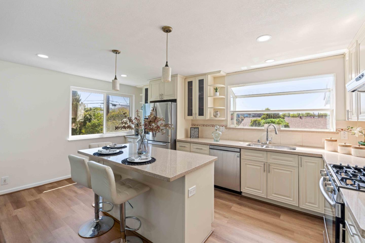 Detail Gallery Image 10 of 37 For 1677 Calabazas Blvd, Santa Clara,  CA 95051 - 5 Beds | 3 Baths