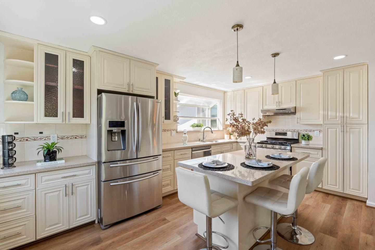 Detail Gallery Image 8 of 37 For 1677 Calabazas Blvd, Santa Clara,  CA 95051 - 5 Beds | 3 Baths
