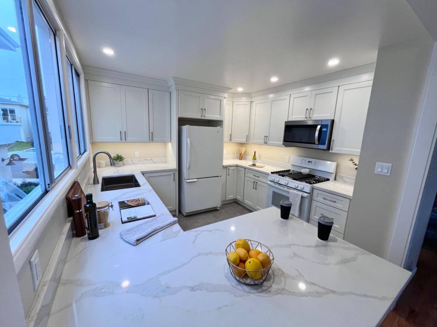 Detail Gallery Image 13 of 30 For 41 Lake Meadow Dr, Daly City,  CA 94015 - 2 Beds | 1 Baths