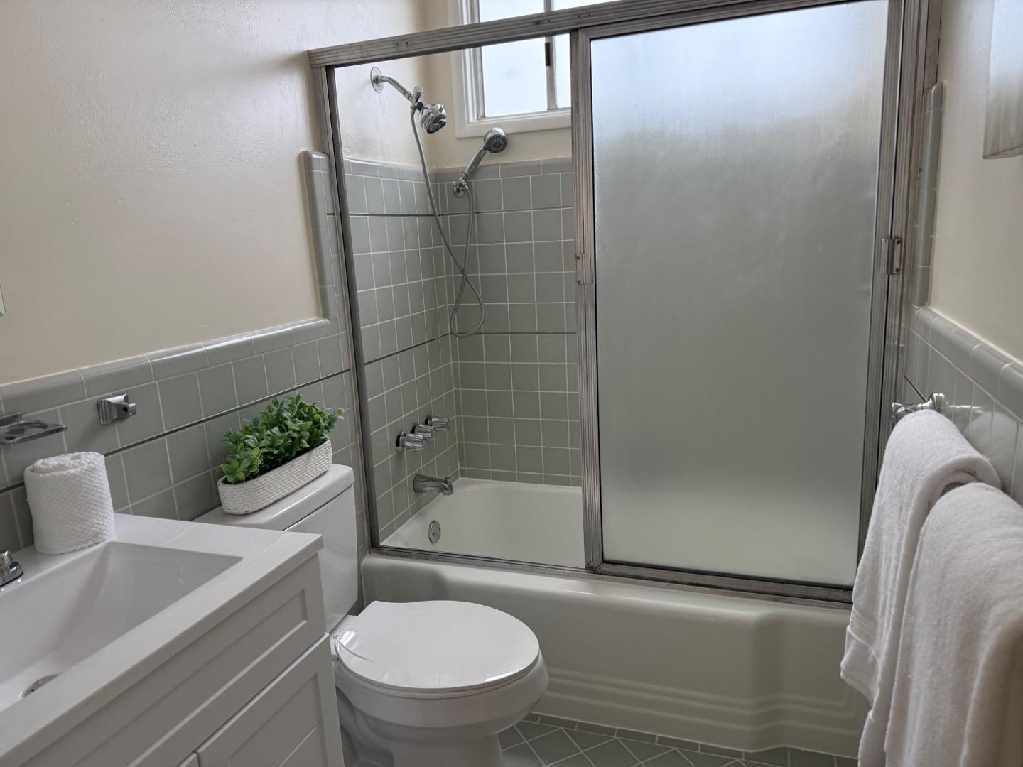 Detail Gallery Image 19 of 30 For 41 Lake Meadow Dr, Daly City,  CA 94015 - 2 Beds | 1 Baths