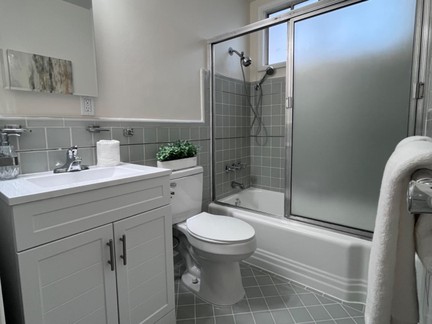 Detail Gallery Image 20 of 30 For 41 Lake Meadow Dr, Daly City,  CA 94015 - 2 Beds | 1 Baths