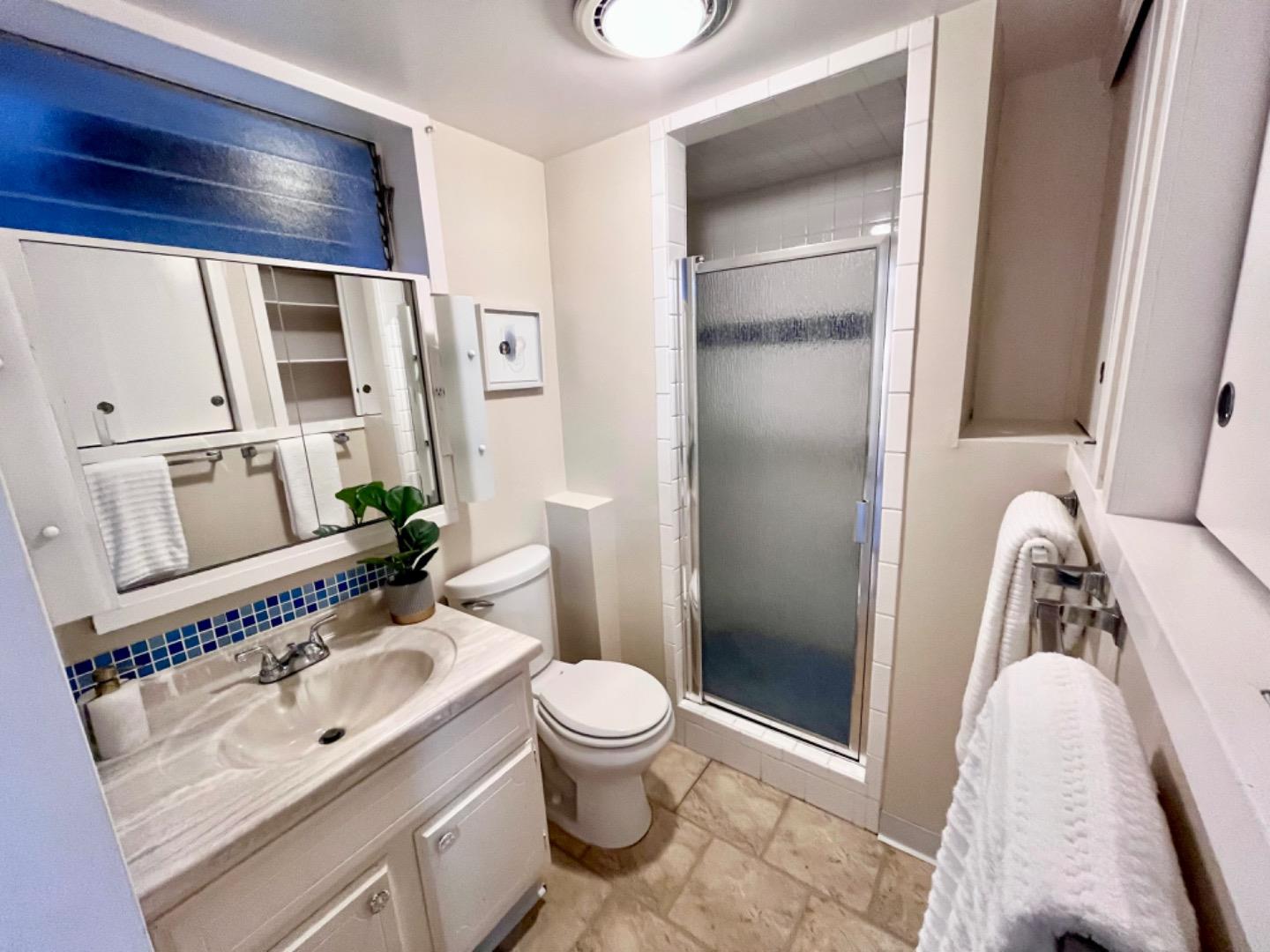 Detail Gallery Image 21 of 30 For 41 Lake Meadow Dr, Daly City,  CA 94015 - 2 Beds | 1 Baths