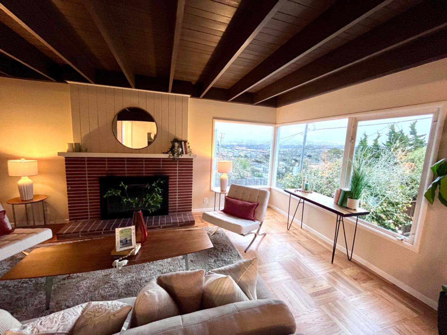 Detail Gallery Image 3 of 30 For 41 Lake Meadow Dr, Daly City,  CA 94015 - 2 Beds | 1 Baths