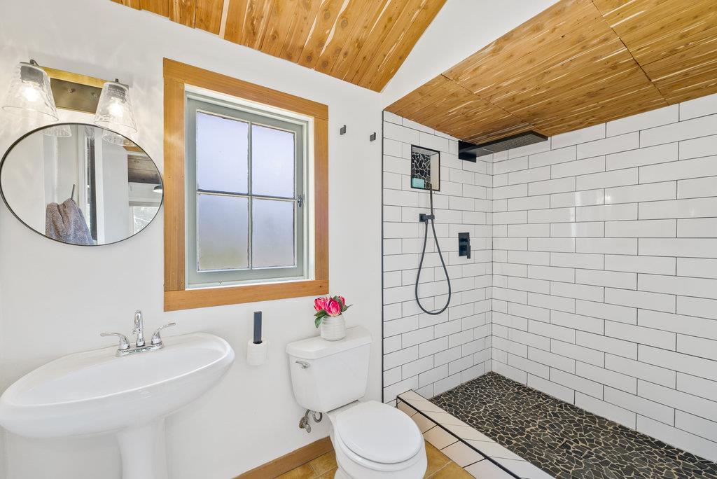 Detail Gallery Image 15 of 31 For 230 Riverview, Boulder Creek,  CA 95006 - 2 Beds | 2 Baths