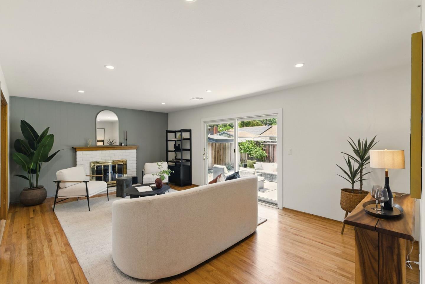 Detail Gallery Image 2 of 27 For 225 Longview Dr, Morgan Hill,  CA 95037 - 3 Beds | 2 Baths