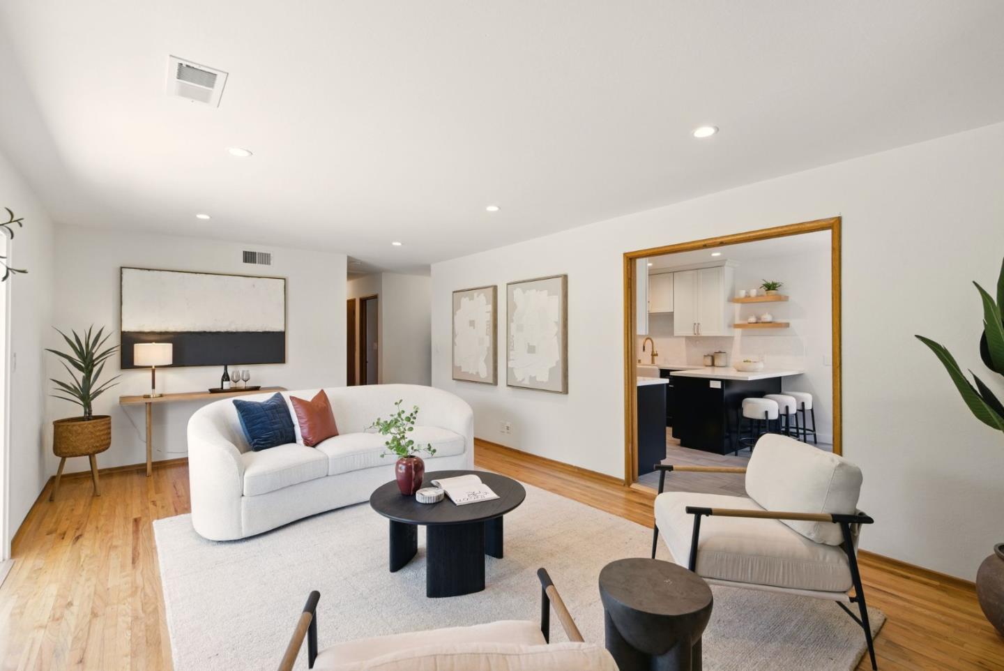 Detail Gallery Image 3 of 27 For 225 Longview Dr, Morgan Hill,  CA 95037 - 3 Beds | 2 Baths