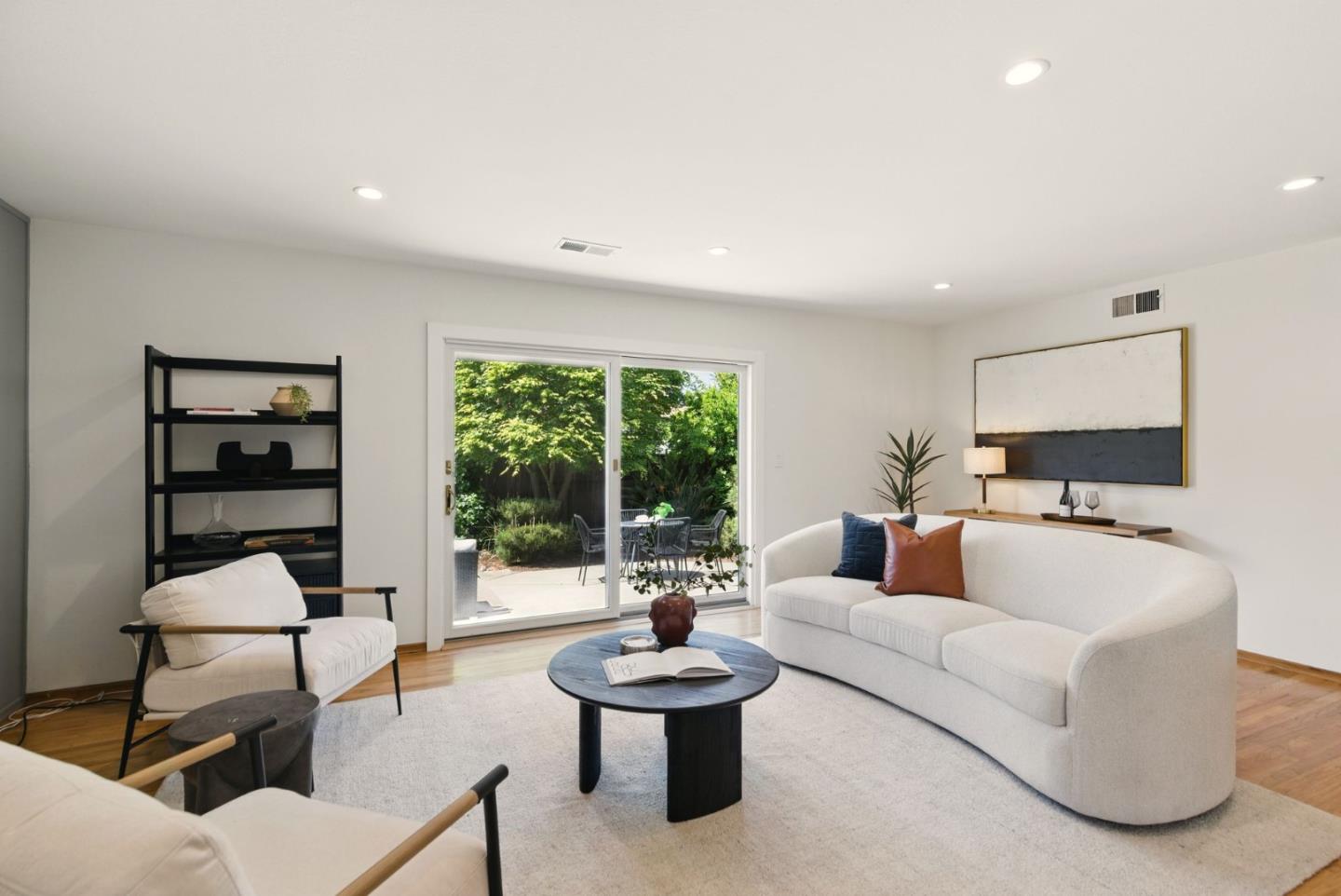 Detail Gallery Image 4 of 27 For 225 Longview Dr, Morgan Hill,  CA 95037 - 3 Beds | 2 Baths