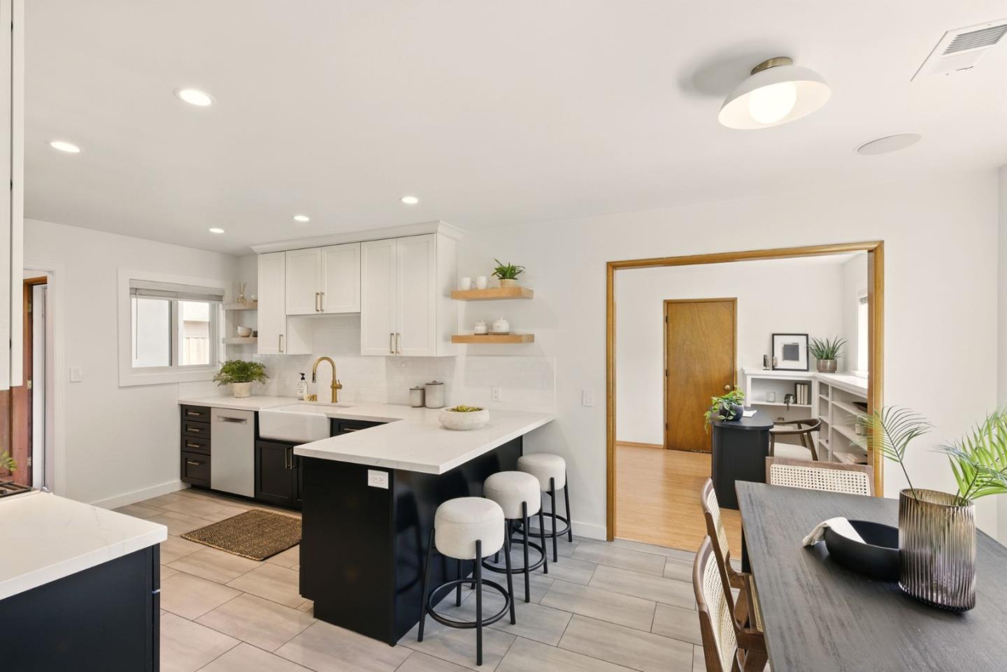 Detail Gallery Image 8 of 27 For 225 Longview Dr, Morgan Hill,  CA 95037 - 3 Beds | 2 Baths