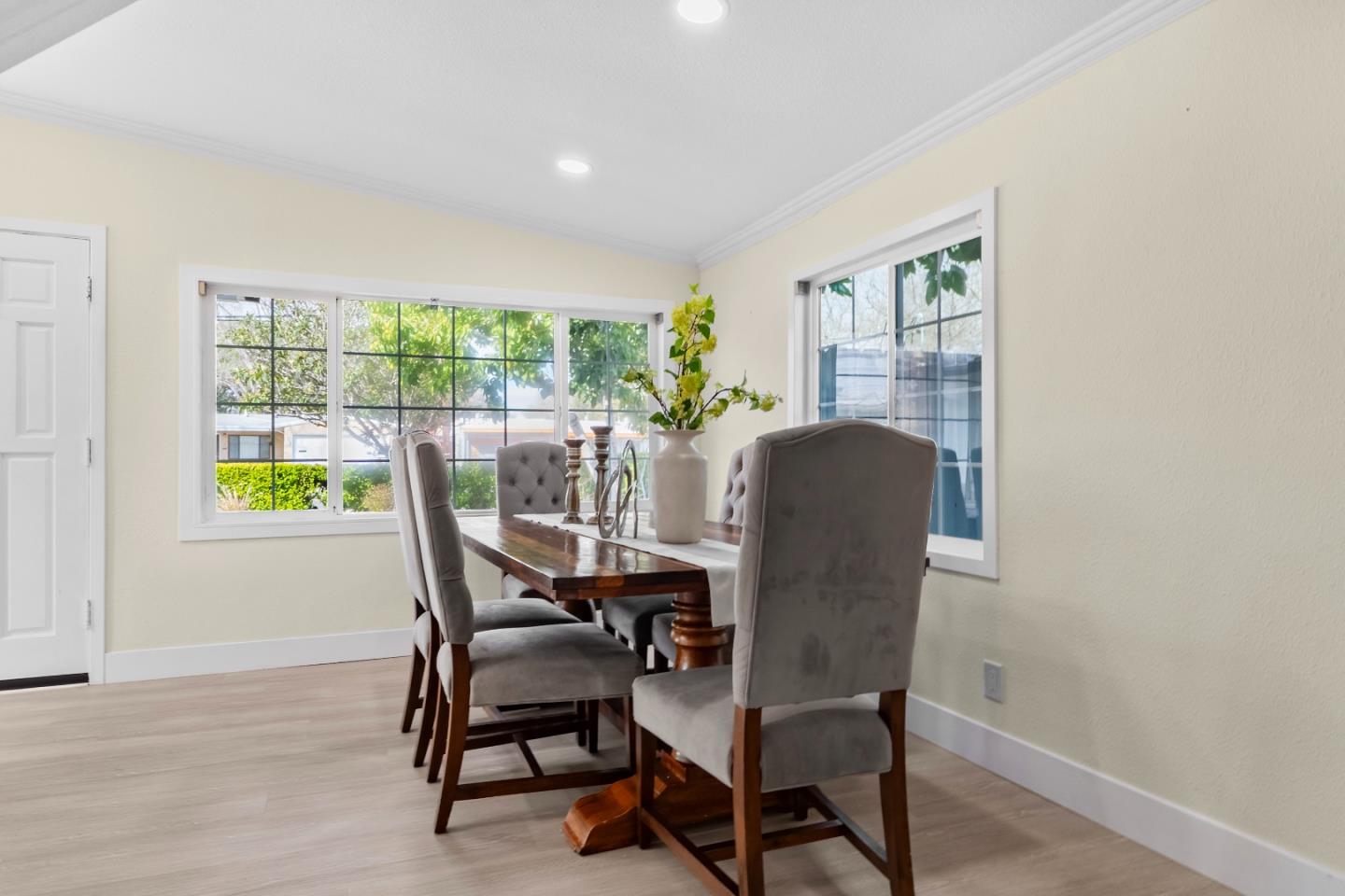 Detail Gallery Image 10 of 45 For 937 Farley St, Mountain View,  CA 94043 - 3 Beds | 2 Baths