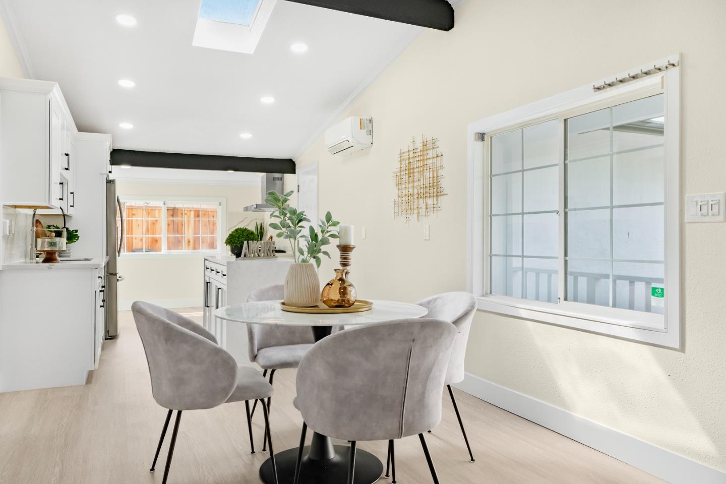 Detail Gallery Image 12 of 45 For 937 Farley St, Mountain View,  CA 94043 - 3 Beds | 2 Baths