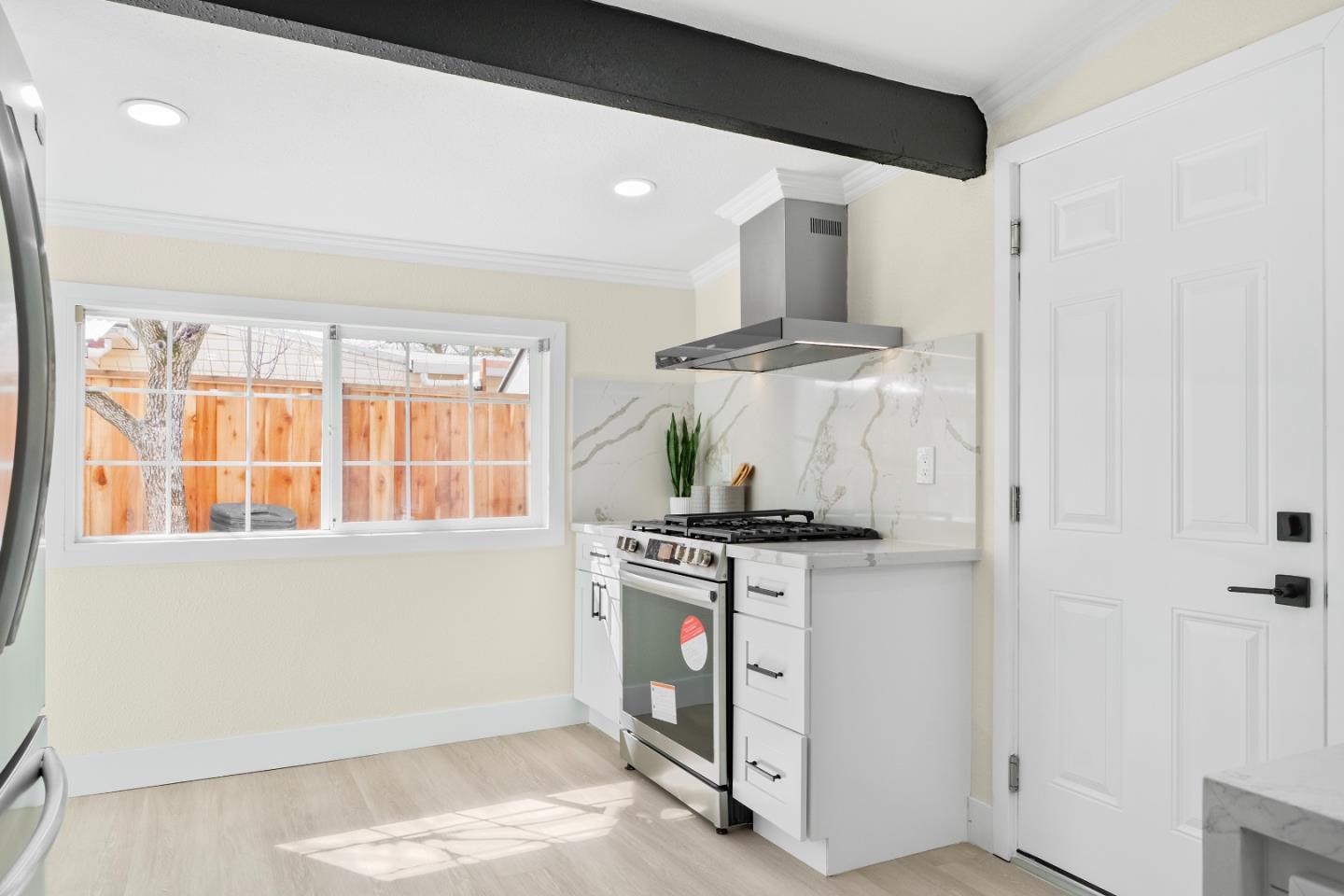 Detail Gallery Image 18 of 45 For 937 Farley St, Mountain View,  CA 94043 - 3 Beds | 2 Baths