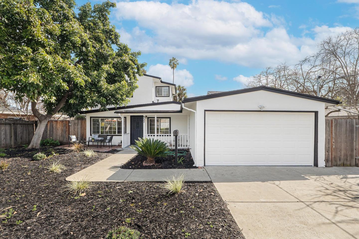 Detail Gallery Image 2 of 45 For 937 Farley St, Mountain View,  CA 94043 - 3 Beds | 2 Baths