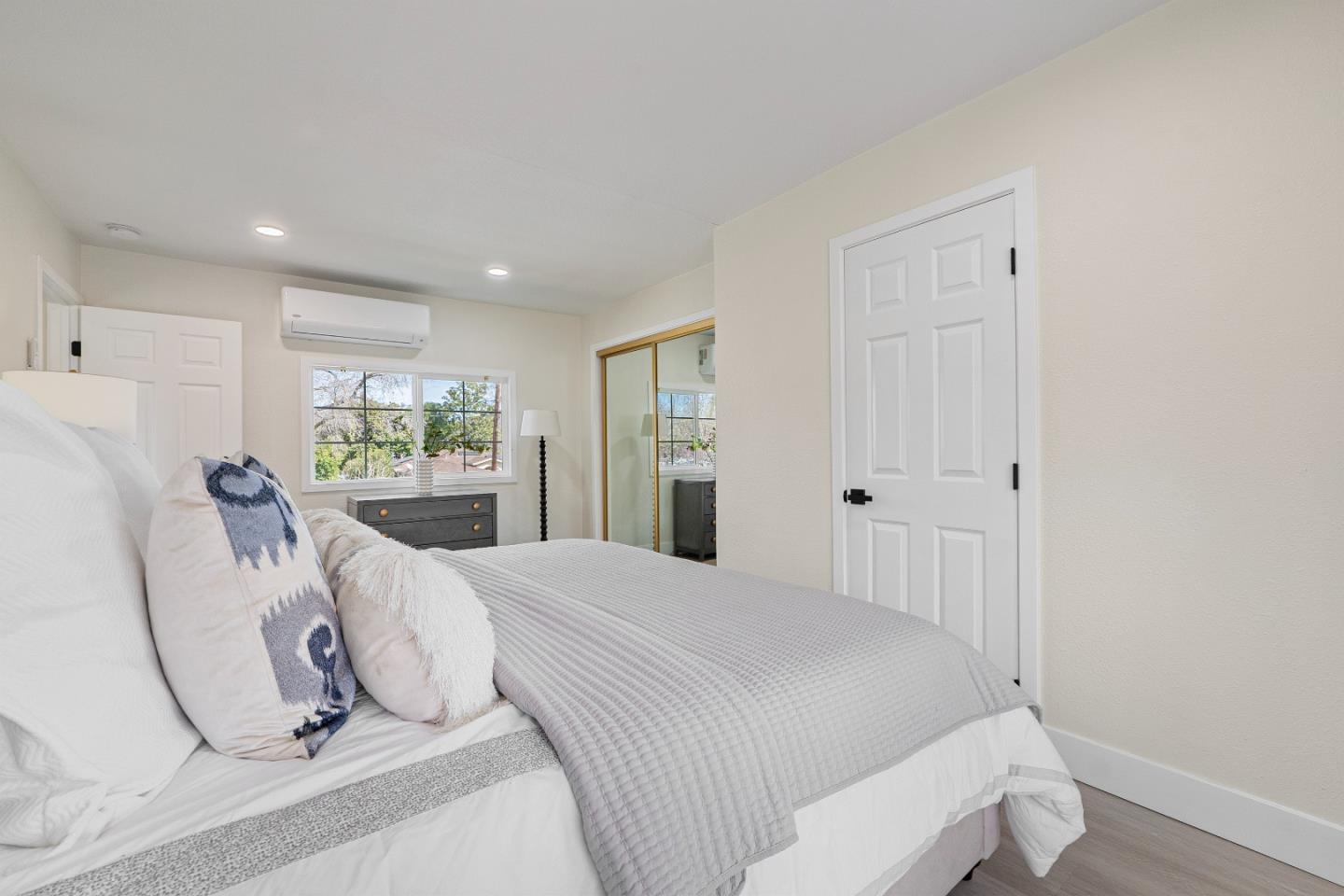 Detail Gallery Image 22 of 45 For 937 Farley St, Mountain View,  CA 94043 - 3 Beds | 2 Baths