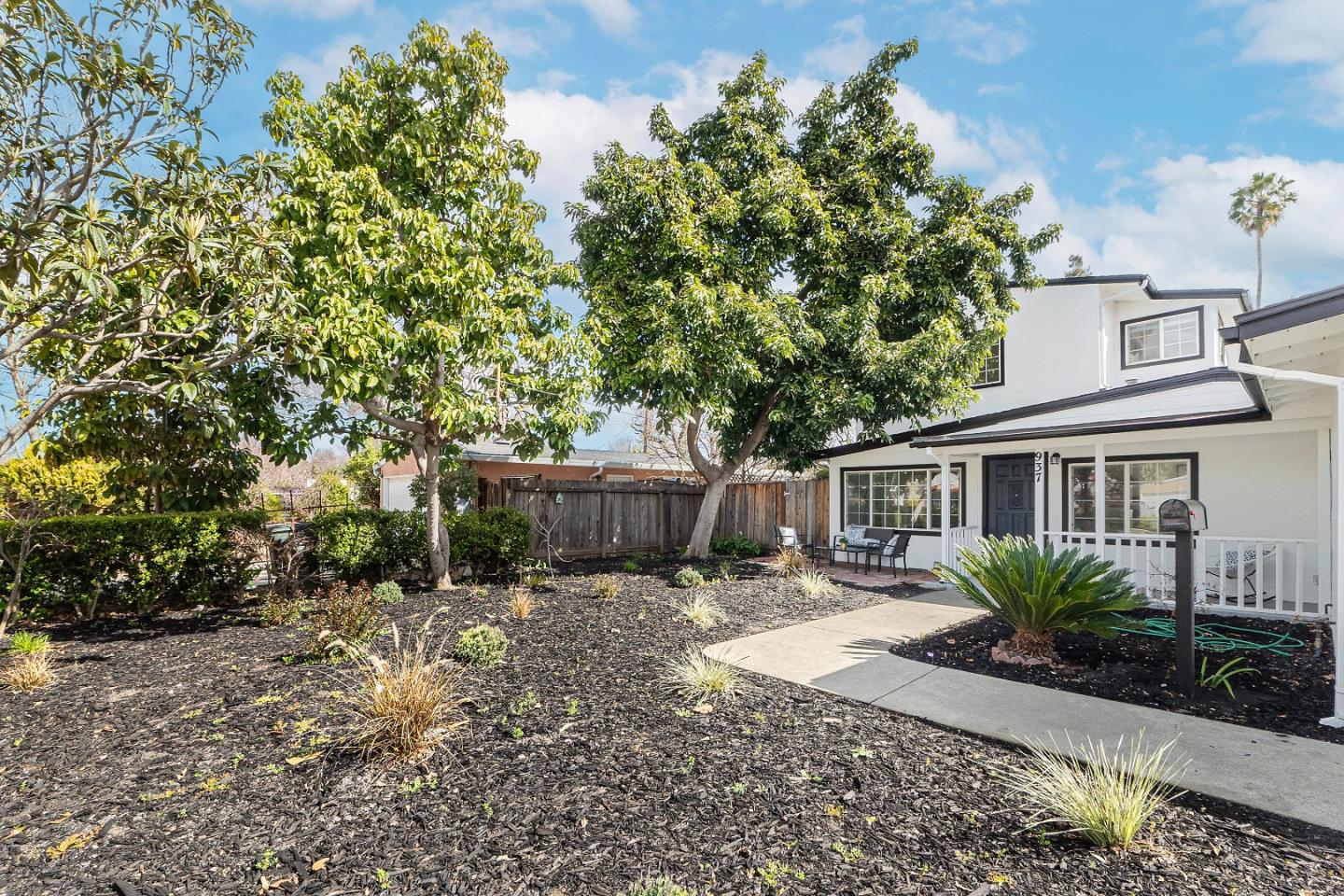 Detail Gallery Image 4 of 45 For 937 Farley St, Mountain View,  CA 94043 - 3 Beds | 2 Baths