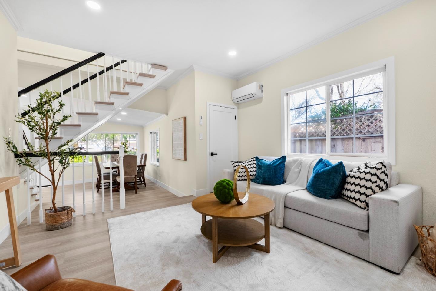 Detail Gallery Image 8 of 45 For 937 Farley St, Mountain View,  CA 94043 - 3 Beds | 2 Baths