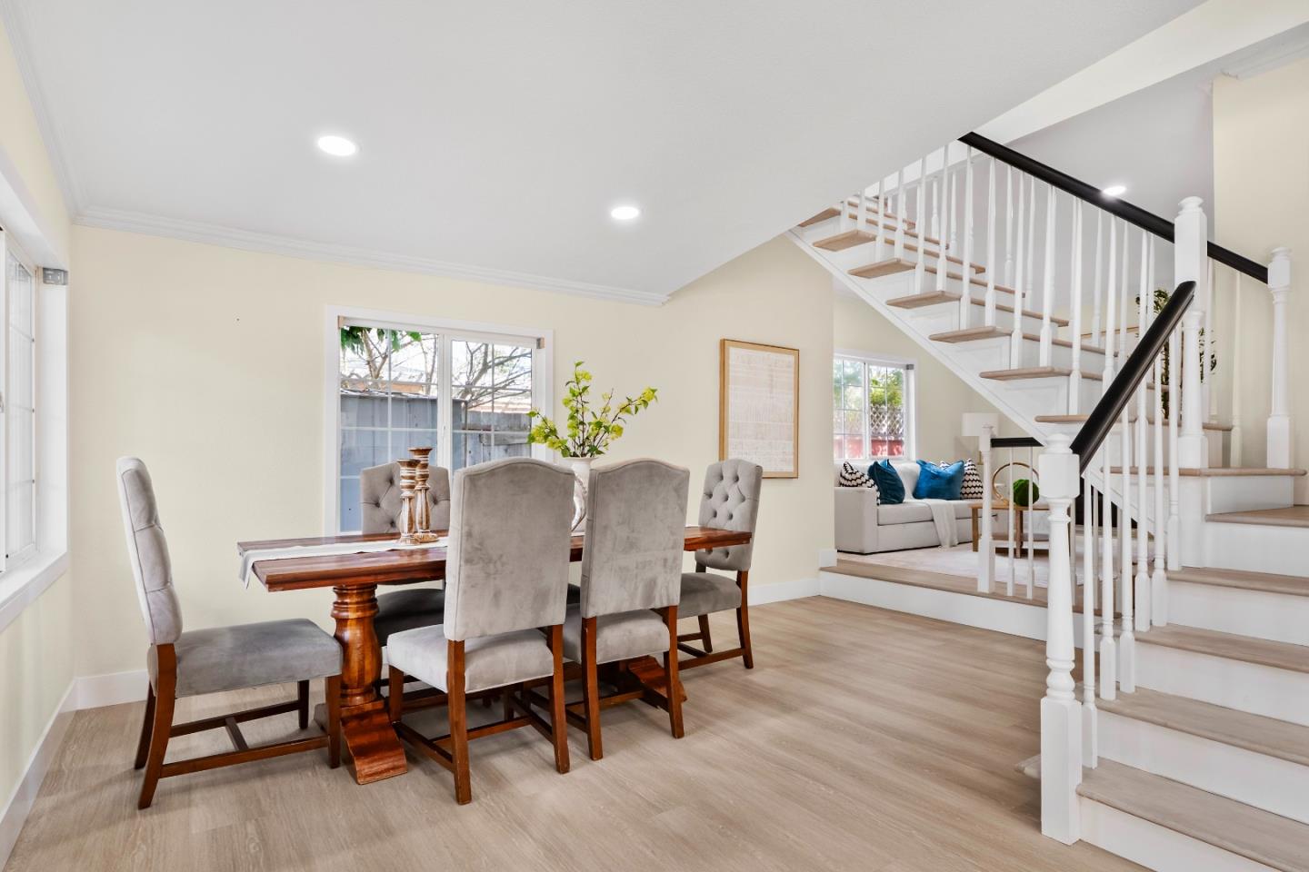 Detail Gallery Image 9 of 45 For 937 Farley St, Mountain View,  CA 94043 - 3 Beds | 2 Baths