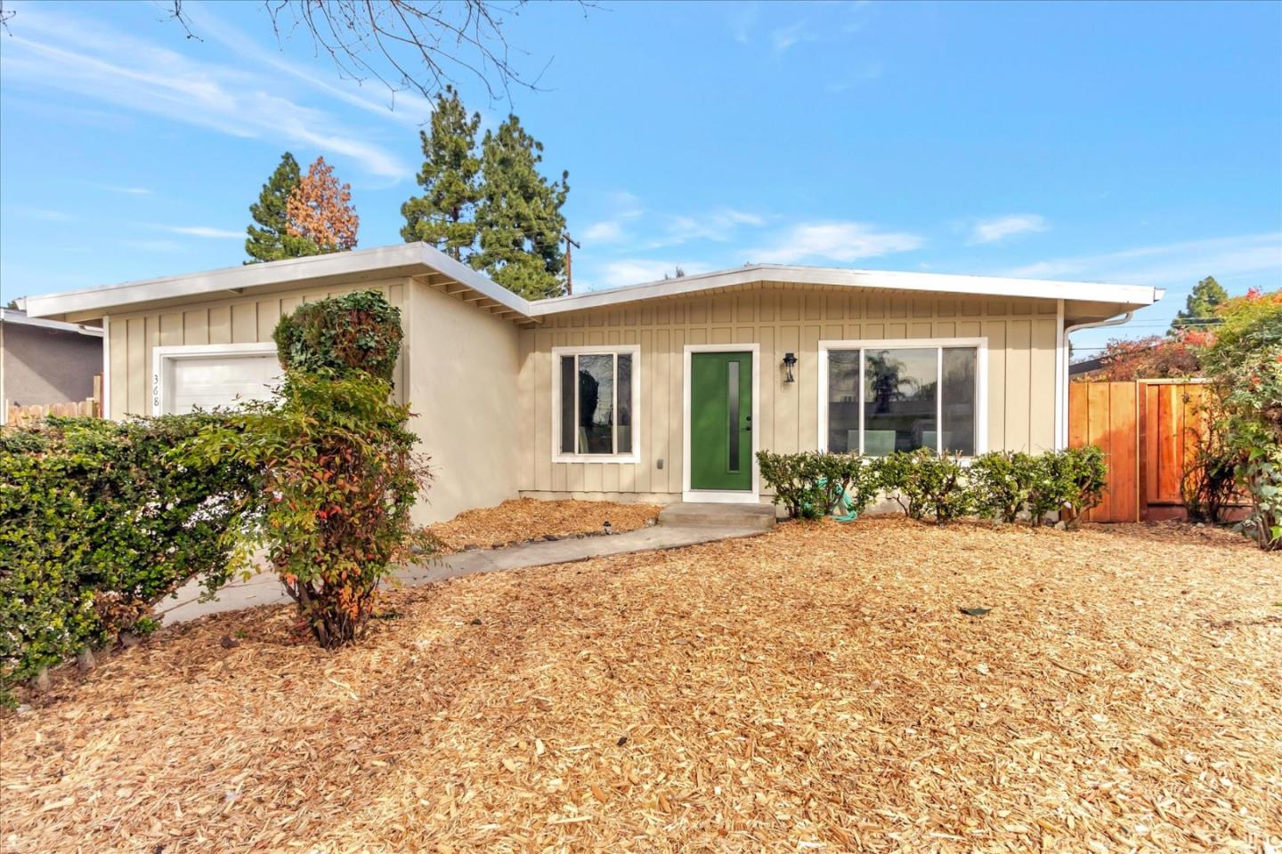 Detail Gallery Image 2 of 31 For 368 Lochridge Dr, San Jose,  CA 95133 - 4 Beds | 2 Baths
