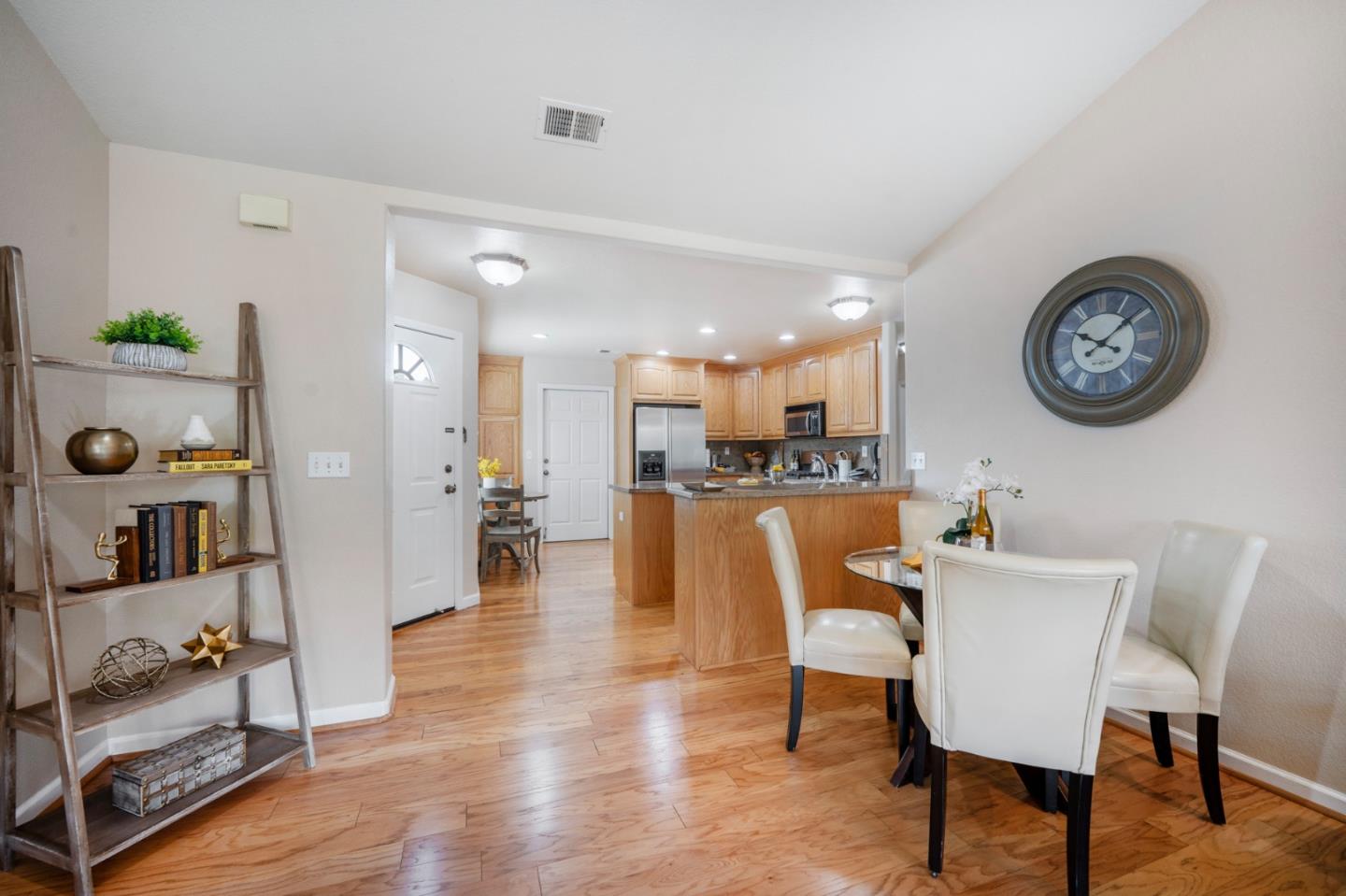 Detail Gallery Image 6 of 27 For 1812 Pinecone Ct, Morgan Hill,  CA 95037 - 2 Beds | 1 Baths