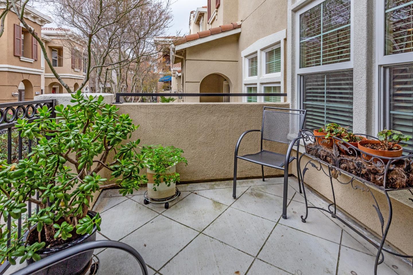 Detail Gallery Image 2 of 22 For 2174 Sunstruck Ct, San Jose,  CA 95125 - 2 Beds | 2 Baths