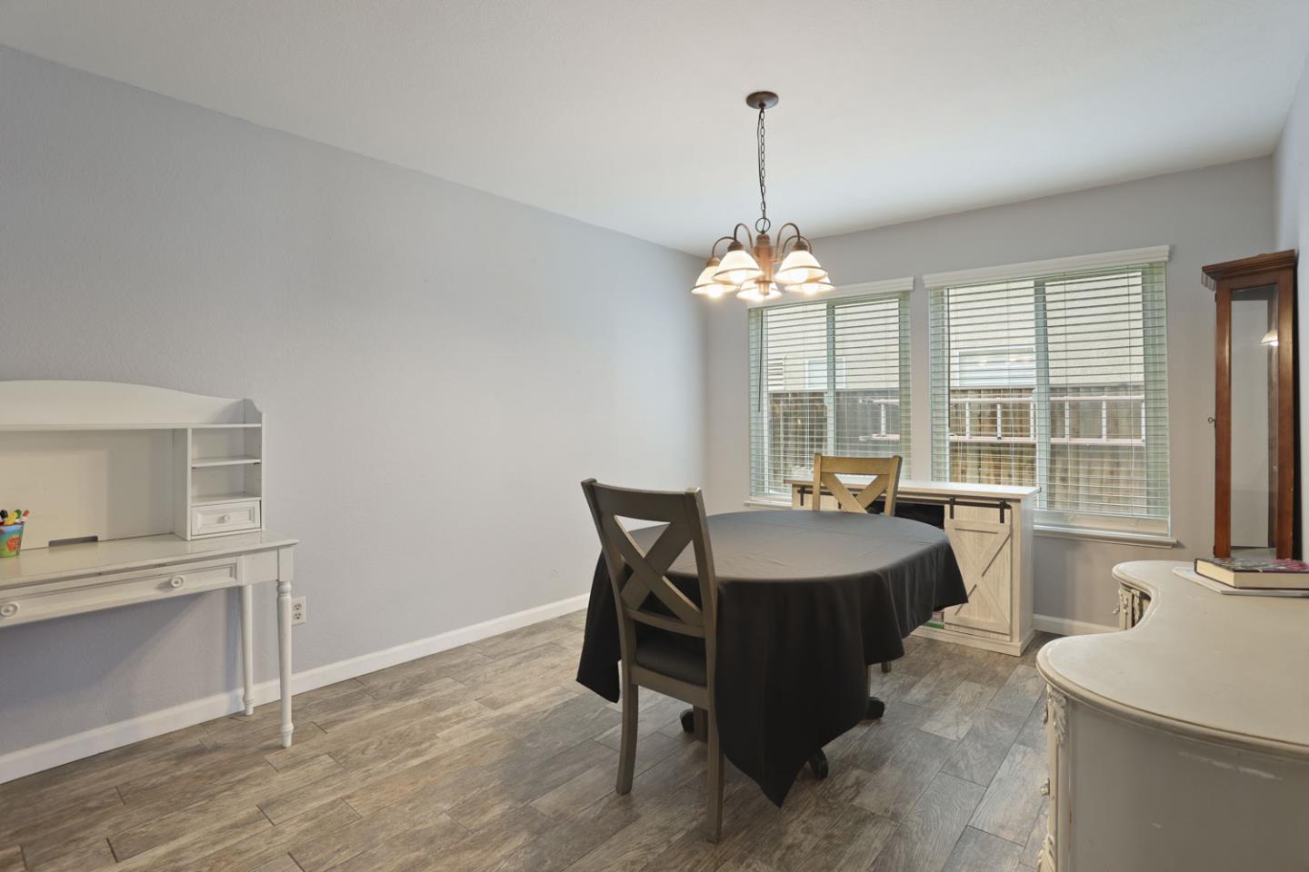 1545 Deer Run Ln, San Joaquin County, CA 95376 photo 12