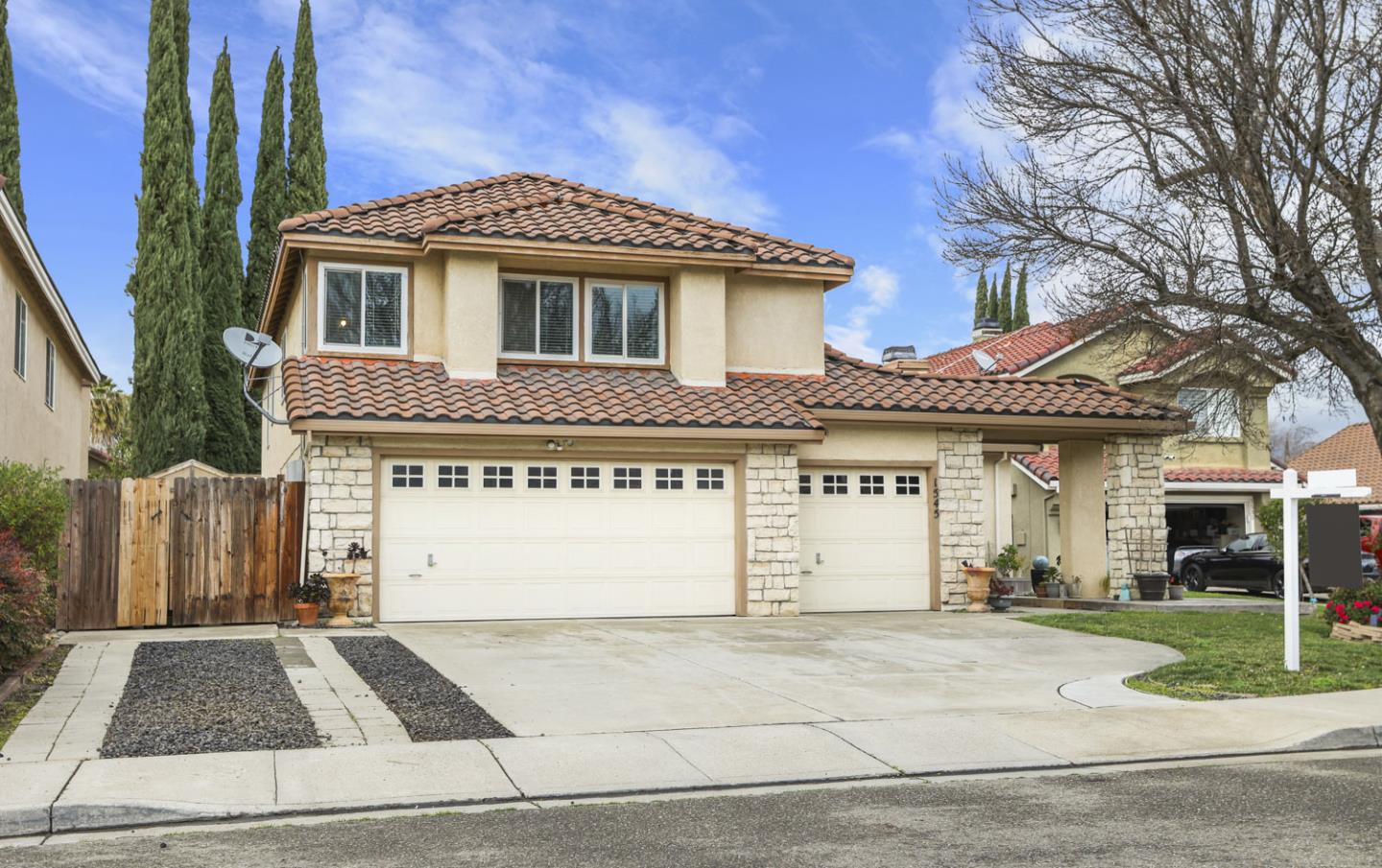 1545 Deer Run Ln, San Joaquin County, CA 95376 photo 2