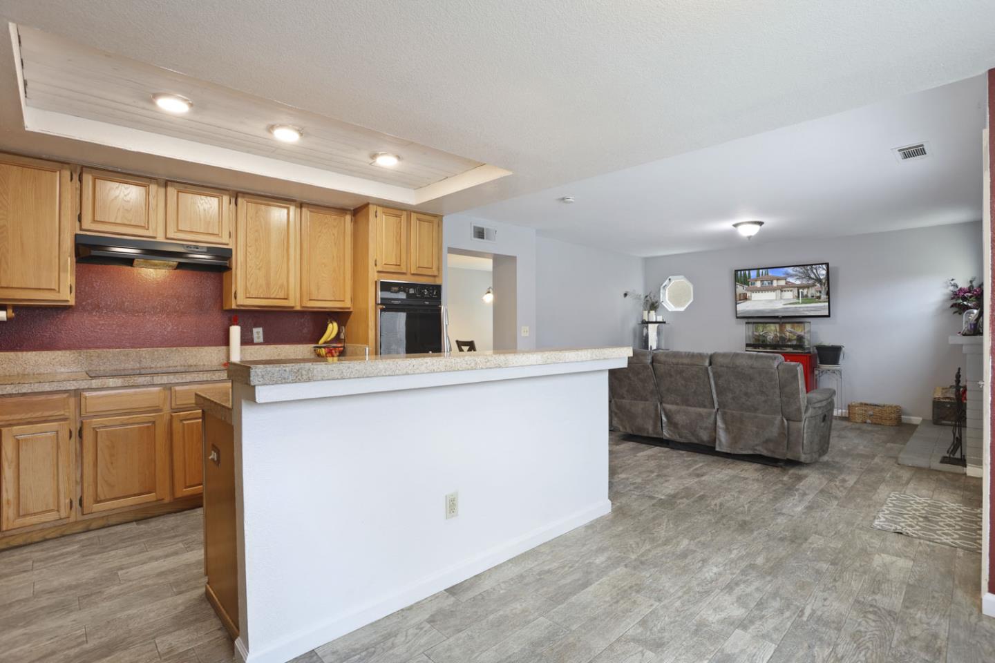 1545 Deer Run Ln, San Joaquin County, CA 95376 photo 23