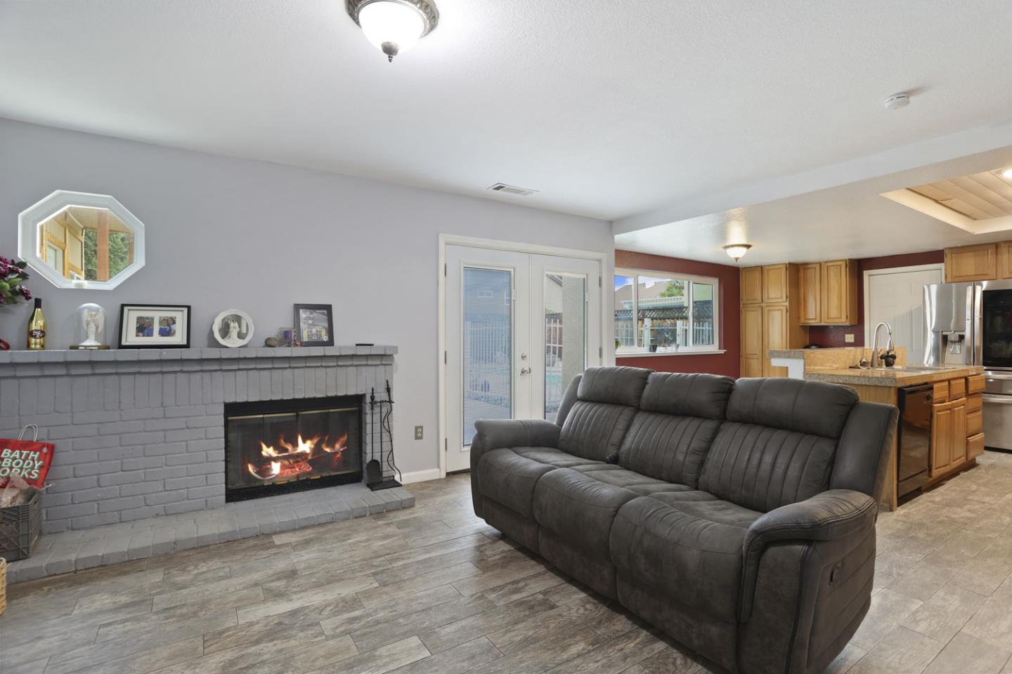 1545 Deer Run Ln, San Joaquin County, CA 95376 photo 28