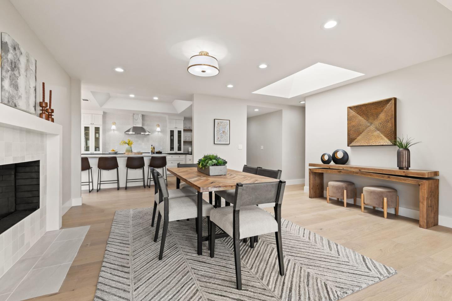 Detail Gallery Image 4 of 22 For 1661 Hyacinth Ln, San Jose,  CA 95124 - 3 Beds | 2 Baths