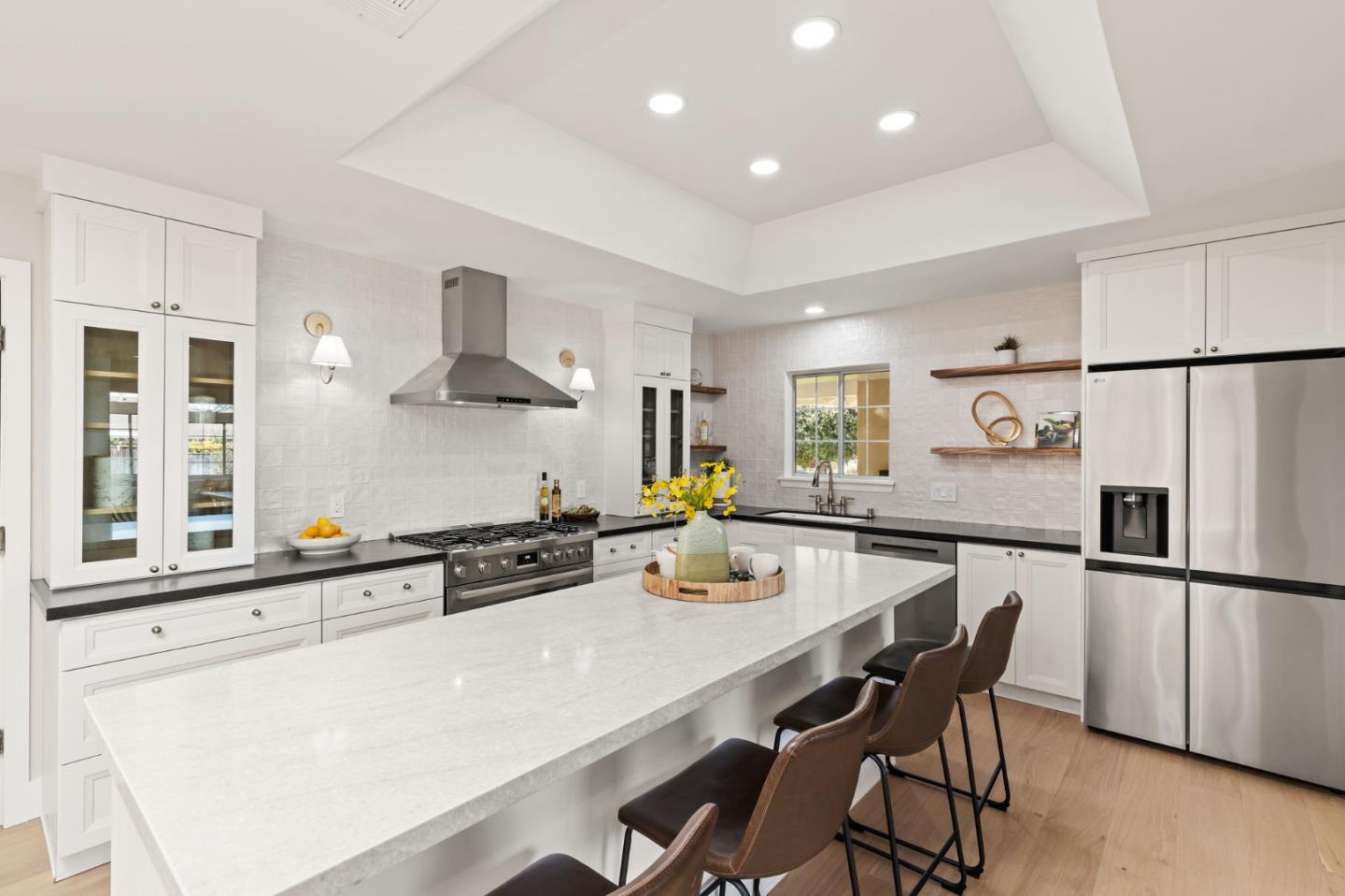 Detail Gallery Image 6 of 22 For 1661 Hyacinth Ln, San Jose,  CA 95124 - 3 Beds | 2 Baths