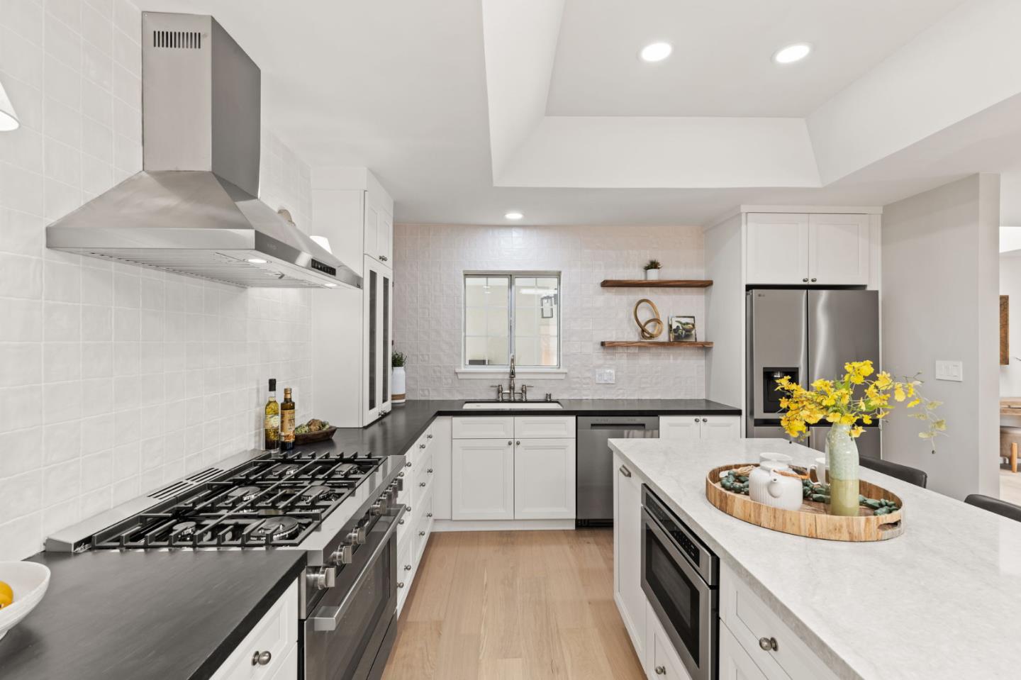 Detail Gallery Image 7 of 22 For 1661 Hyacinth Ln, San Jose,  CA 95124 - 3 Beds | 2 Baths