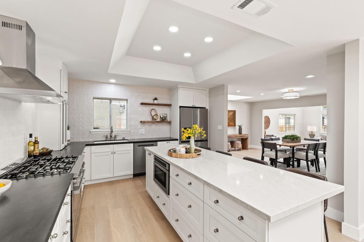 Detail Gallery Image 8 of 22 For 1661 Hyacinth Ln, San Jose,  CA 95124 - 3 Beds | 2 Baths
