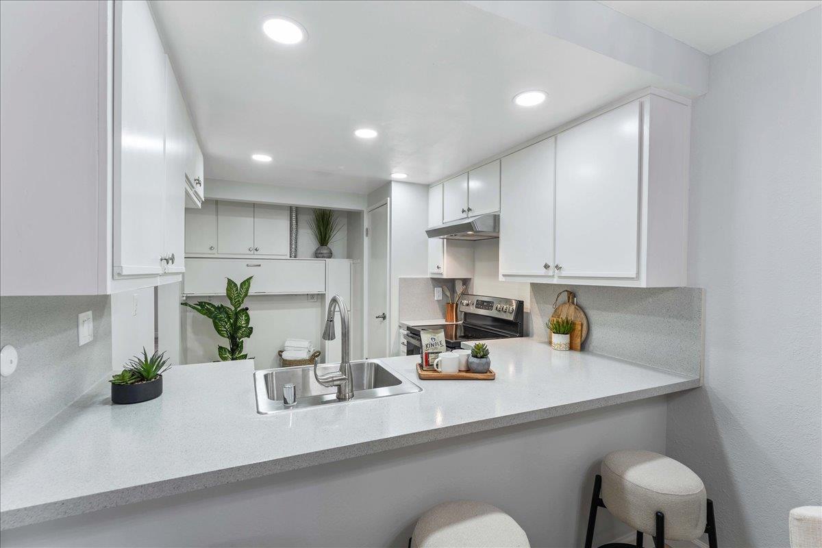 Detail Gallery Image 6 of 12 For 4983 Ponderosa Ter, Campbell,  CA 95008 - 2 Beds | 1 Baths